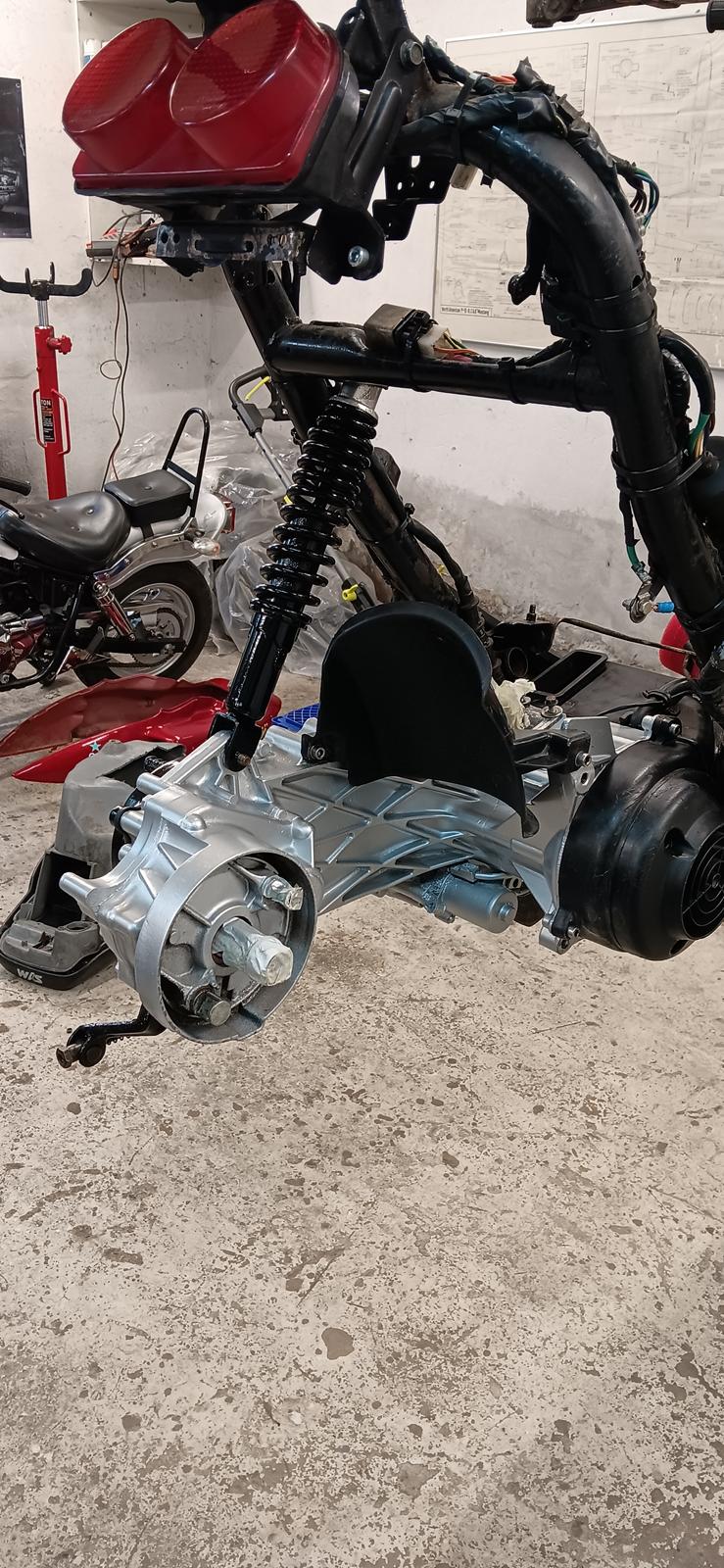 Sym jet basix/red devil billede 7