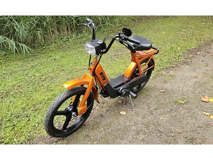 {{currentPhoto.altText}} billede {{currentPhoto.number}}