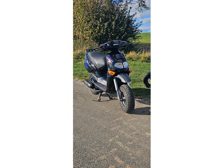 {{currentPhoto.altText}} billede {{currentPhoto.number}}