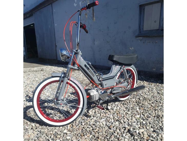 {{currentPhoto.altText}} billede {{currentPhoto.number}}