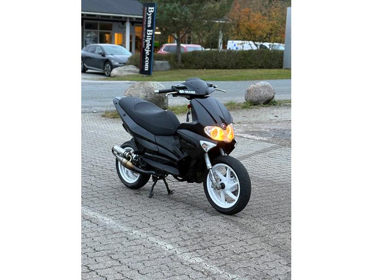 {{currentPhoto.altText}} billede {{currentPhoto.number}}