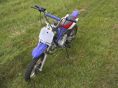 MiniBike DirtBike [VÆK] - Læg mærke til gitteret.... på det hvide er der et blålidt skær billede 2