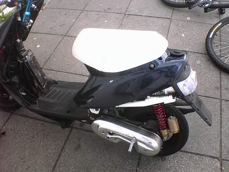 Yamaha Jog LC *STJÅLET* - Dusør - Min jog :D taget d. 07-08-05 billede 11