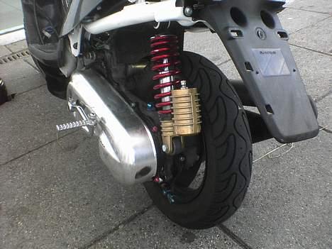 Yamaha Jog LC *STJÅLET* - Dusør - Min jog :D taget d. 07-08-05 billede 13