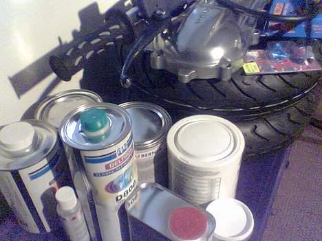 Honda sfx PROJEKT Færdig 28aug - mit auto malling som jeg er igang med at sprøjte på :D billede 6