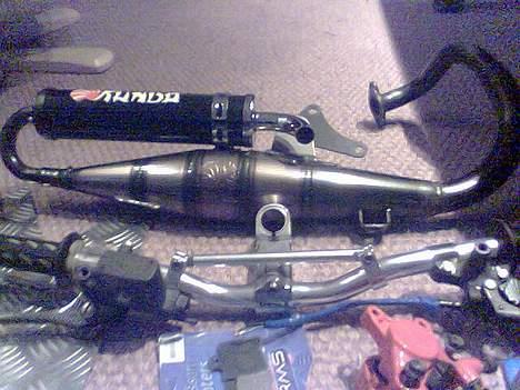 Honda sfx PROJEKT Færdig 28aug - mit dejlige kundo rør :P og bart styr,frempind, håndtag, geblinge. billede 13