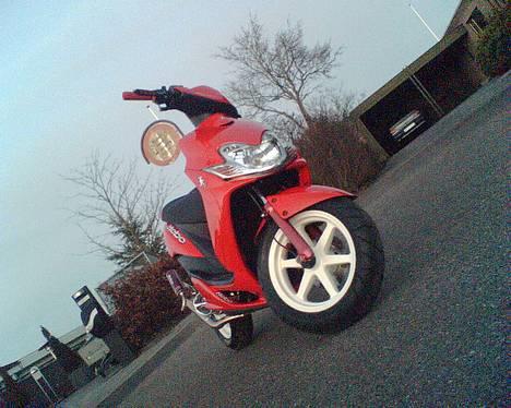 Yamaha Jog R - TILSALG - Mit yndlings billede, Unskyld kvaliteten, det er med mobil.. Der kommer nye når solen skinner igen billede 1