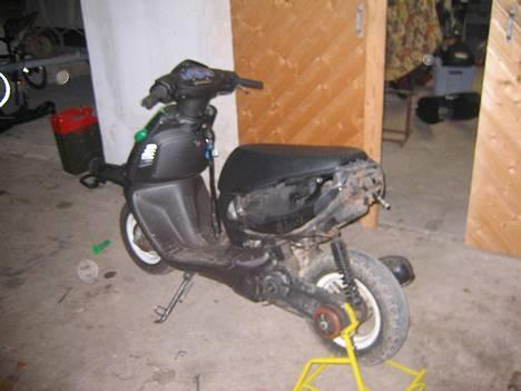 Aprilia Sonic - Yes sir mig og Jacob B er ved at højglans polere (Gjorde vi os kun 5 timer den dag)  ;P billede 11