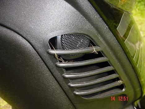 Aprilia sonic GP - se os mit anlæg på http://www.hifigalleri.dk/html/gal_visbil.asp?ID=1132 billede 10