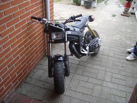 Suzuki street magic "Solgt" billede 4