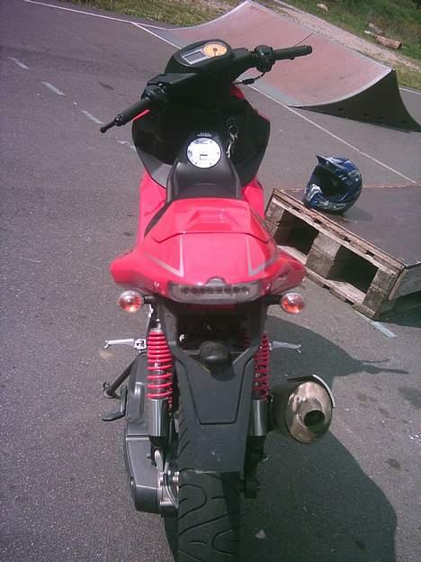 CPI gtr----( TOTALT SKADET) - bagfra :P billede 1