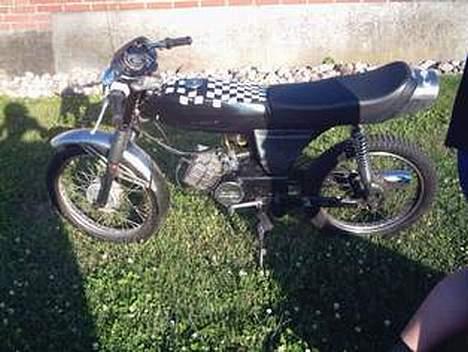 Puch maxi p1 (solgt) - det er min nye knalllert og den jeg vil bytte med (den er malet sort) billede 11