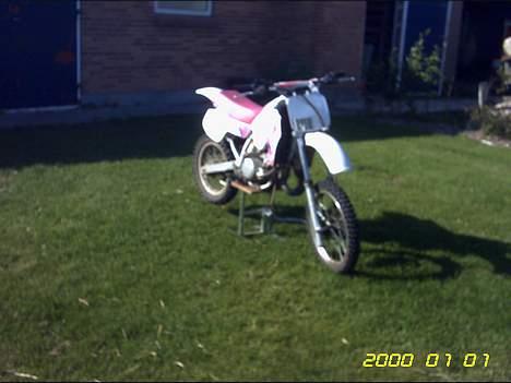 Yamaha yz 80 "the pink laidy" billede 2