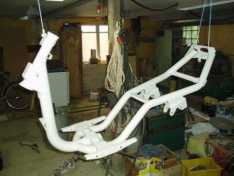 Aprilia Sonic *Anned-G* - Her har mit stel fået grunder, så mangler det bare at blive malet.. billede 11