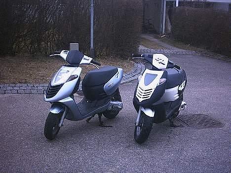 Aprilia Sonic *Anned-G* - Mig og marks sonic, min til venstre lige da jeg havde fået den... billede 20