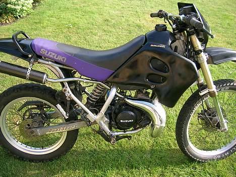 Suzuki RMX - SOLGT billede 8