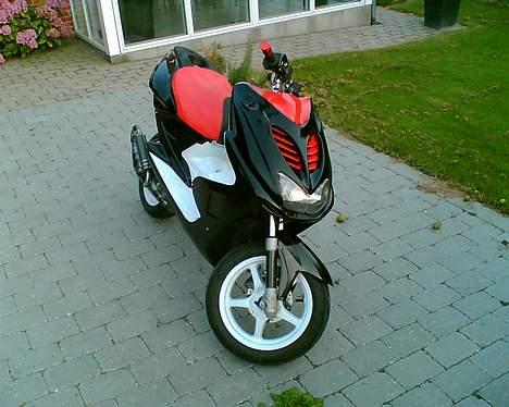 Yamaha Aerox LC (C30 Galskab) billede 3