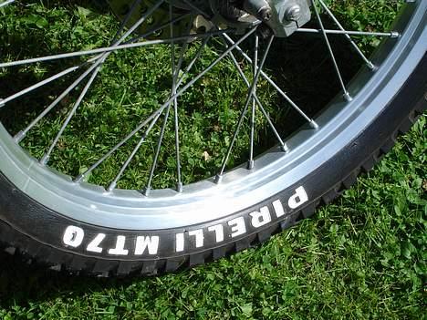 Suzuki SMX 3000 - Efter en del pudse arbejde er mine fælge nu helt blanke :) billede 12
