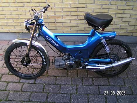 Puch Maxi  KL solgt - Hullet i siden er der hvor luftfilteret på standart karbu. skulle sidde billede 1