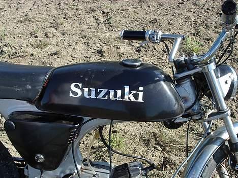 Suzuki K50 (Solgt) - Se lii Det Klister Mærke :D billede 2