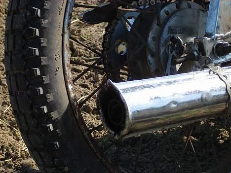 Suzuki K50 (Solgt) - Udstødningen billede 12