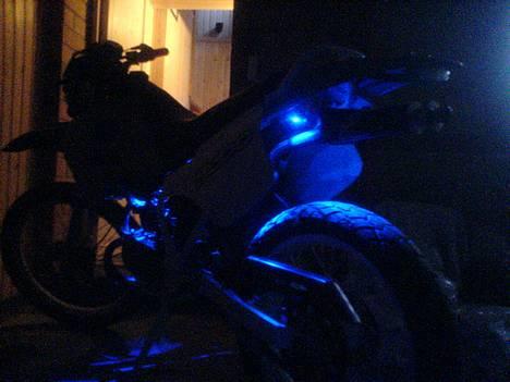 Suzuki RMX • Baske´s • [SOLGT] - 15 blå dioder billede 4