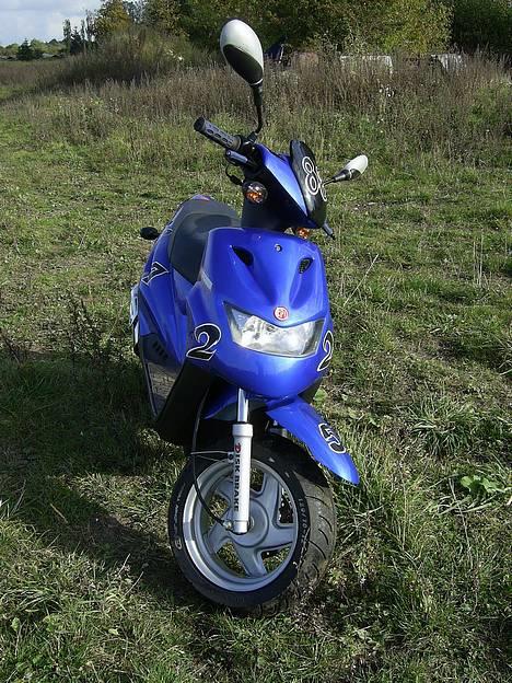 CPI PopCorn (4xxx km) - Som den står pt, bare uden spejle.... Og med Udstødningen fra Falconen, for at slippe for katten. Det gav sku 15 km/t ekstra :-O Og et seriøst nice optræk af en lovlig af være :-D billede 1