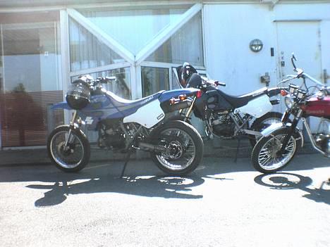 Suzuki smx  LC  SOLGT :(:(:(:( - anderses rmx i bavgrunden :P nice billede 12