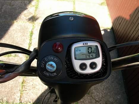 Suzuki fz 50 solgt - cykel computer, det hutigste den har målt er 68km/t billede 7