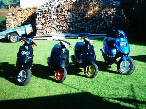 Yamaha Jog fs - SOLGT - taget i sommers da lidt af scooter banden var samlet.. :D billede 2