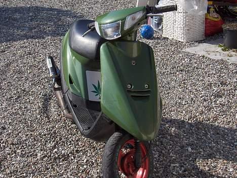 Yamaha  Jog AS - Solgt- - har sorte skjolde på nu! billede 1