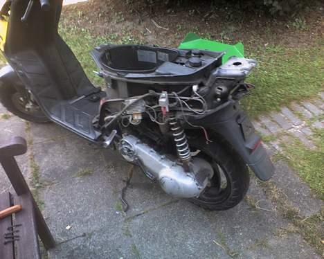 Piaggio NRG Mc3 *Projekt Paint* - Pillet skjolde af billede 3