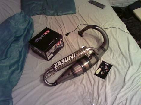 Peugeot Speedfight 2 SOLGT - Mit Yasuni R rør, min vens stage 6 cylinder og nogle tnt blinklys billede 19