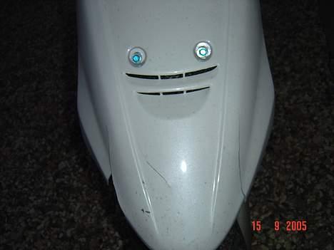 Yamaha jog fs solgt - jeg var sku stiv den aften.. der er faktisk 3 flænger mere man ik kan se billede 18