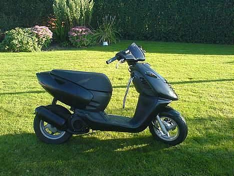 Aprilia Sonic $ før - den er lige blevet færdig.. men ikke for godt billede..  stem på min  billede 1