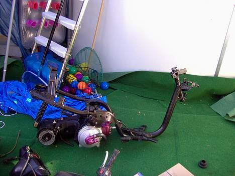 Yamaha JoG | golden chicka:b - der ikk LC på mer;) billede 8