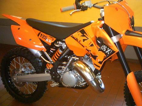 KTM 125ccm [TIL SALG] billede 5