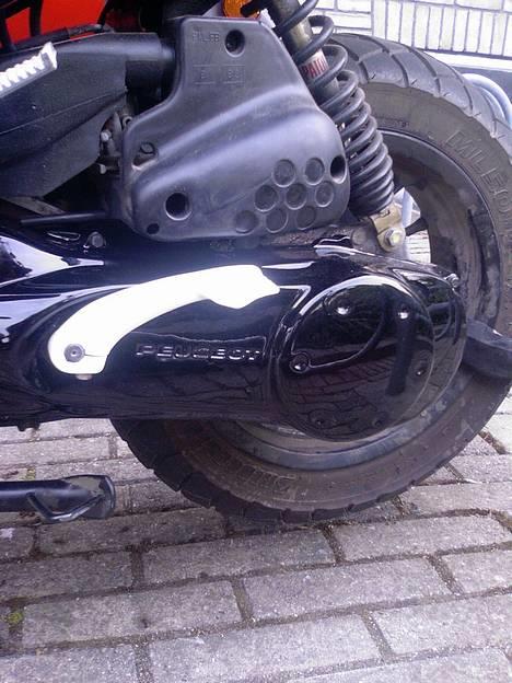 Peugeot Speedfight 2 ~ TIL SALG  - Mit Nye Vario Skjold med Nymalet Hvid Kickstarter billede 3