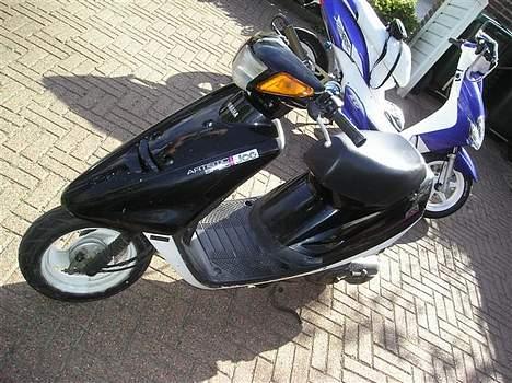 Yamaha jog       (Solgt) - til salg byd..! billede 1