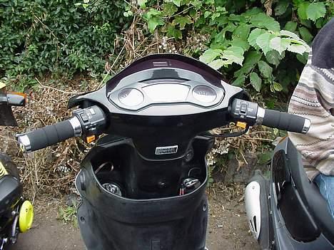 PGO Dr.Big (Solgt) - Sort speedometer/ chrom/sort håndtag billede 7