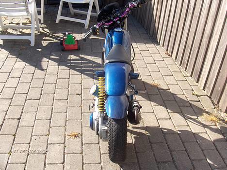 Suzuki street magic SOLGT - fik lige skiftet den store baglygt ud med nogen mindre. de virker som baglys billede 2