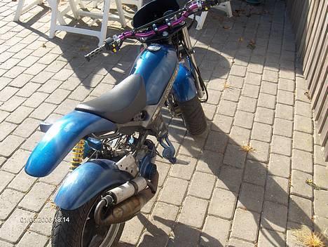 Suzuki street magic SOLGT - fik lige skiftet den store baglygt ud med nogen mindre. de virker som baglys billede 3