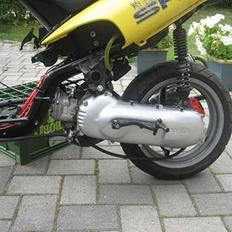 Aprilia SR50 LC - Manston Racing