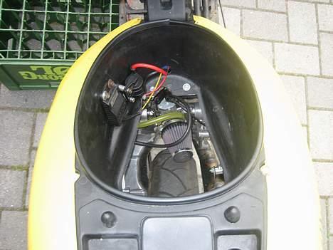 Aprilia SR50 LC - Manston Racing billede 2