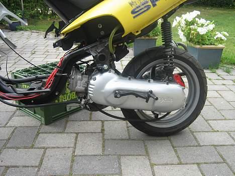 Aprilia SR50 LC - Manston Racing billede 3