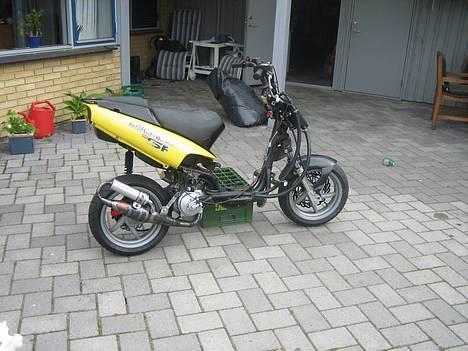 Aprilia SR50 LC - Manston Racing billede 5