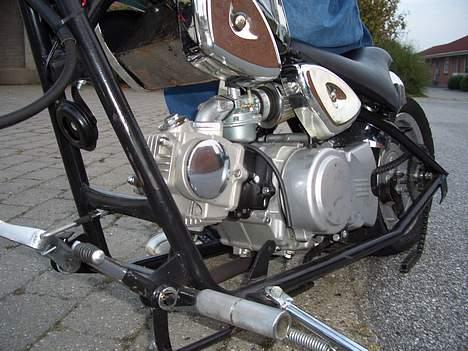 MiniBike Chopper - Anden Vinkel er motoren.. billede 10