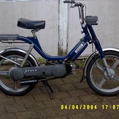 Vespa bravo