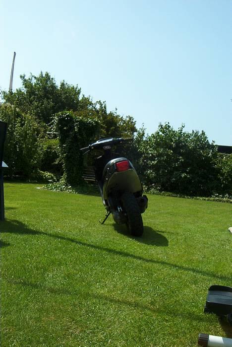 PGO Hot 50 SOLGT - Se... bag skærmen med blinklys er fjernet :P så skal jeg til at række hånden ud :( billede 9