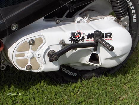 Yamaha jog 80cc carbon - axis 90cc kickstarterskjold (det er det orignale og ikke et af de kopiskjolde som west-import.dk sælger!) billede 8